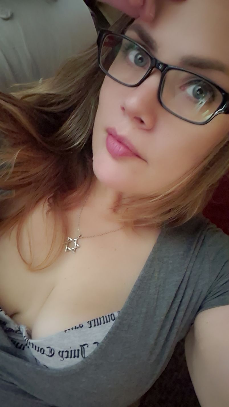 Curvyred 4