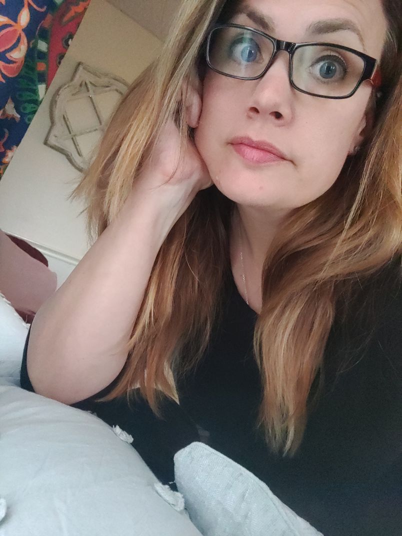 Curvyred 5