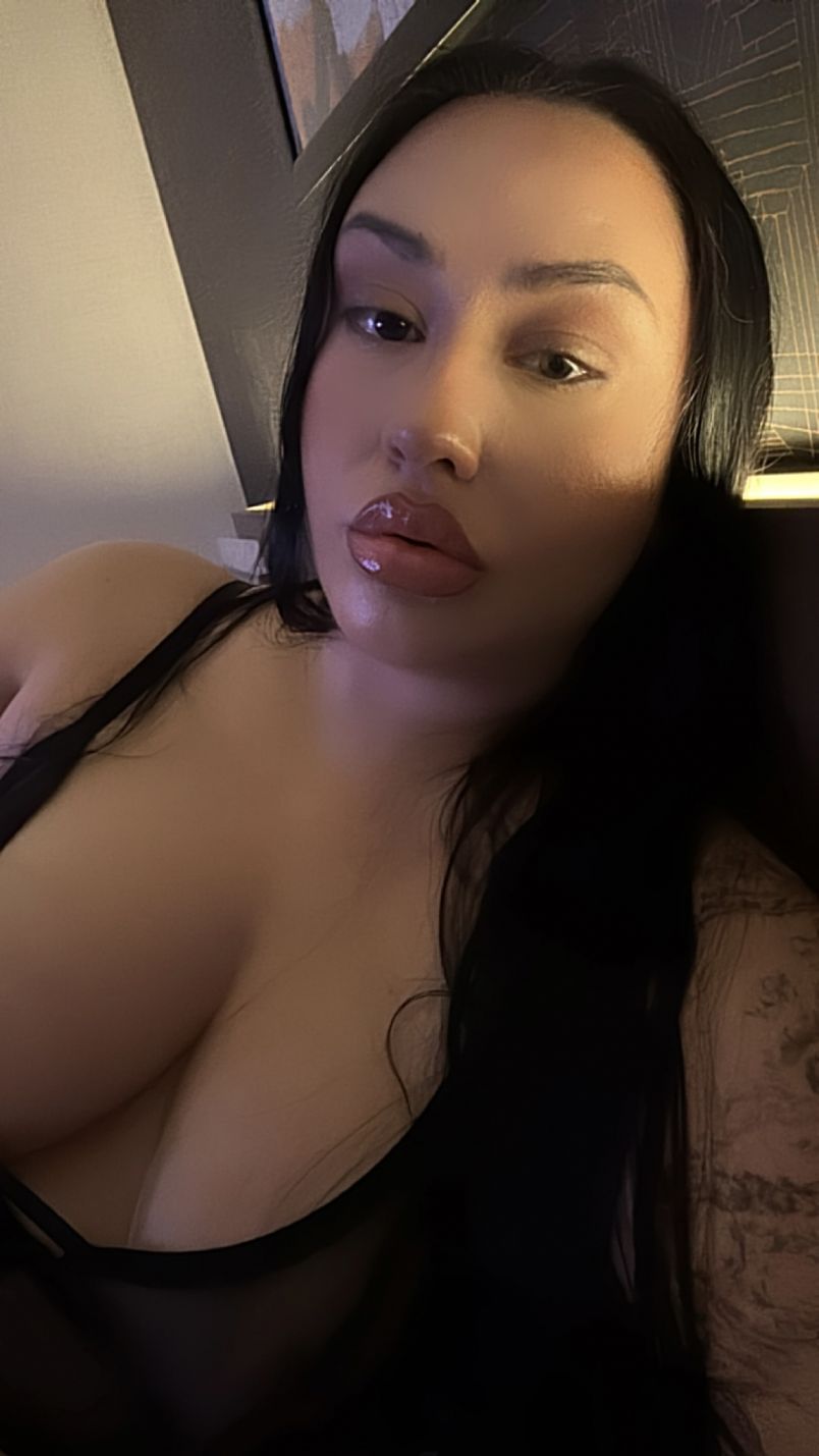 Cassie Luxe 7
