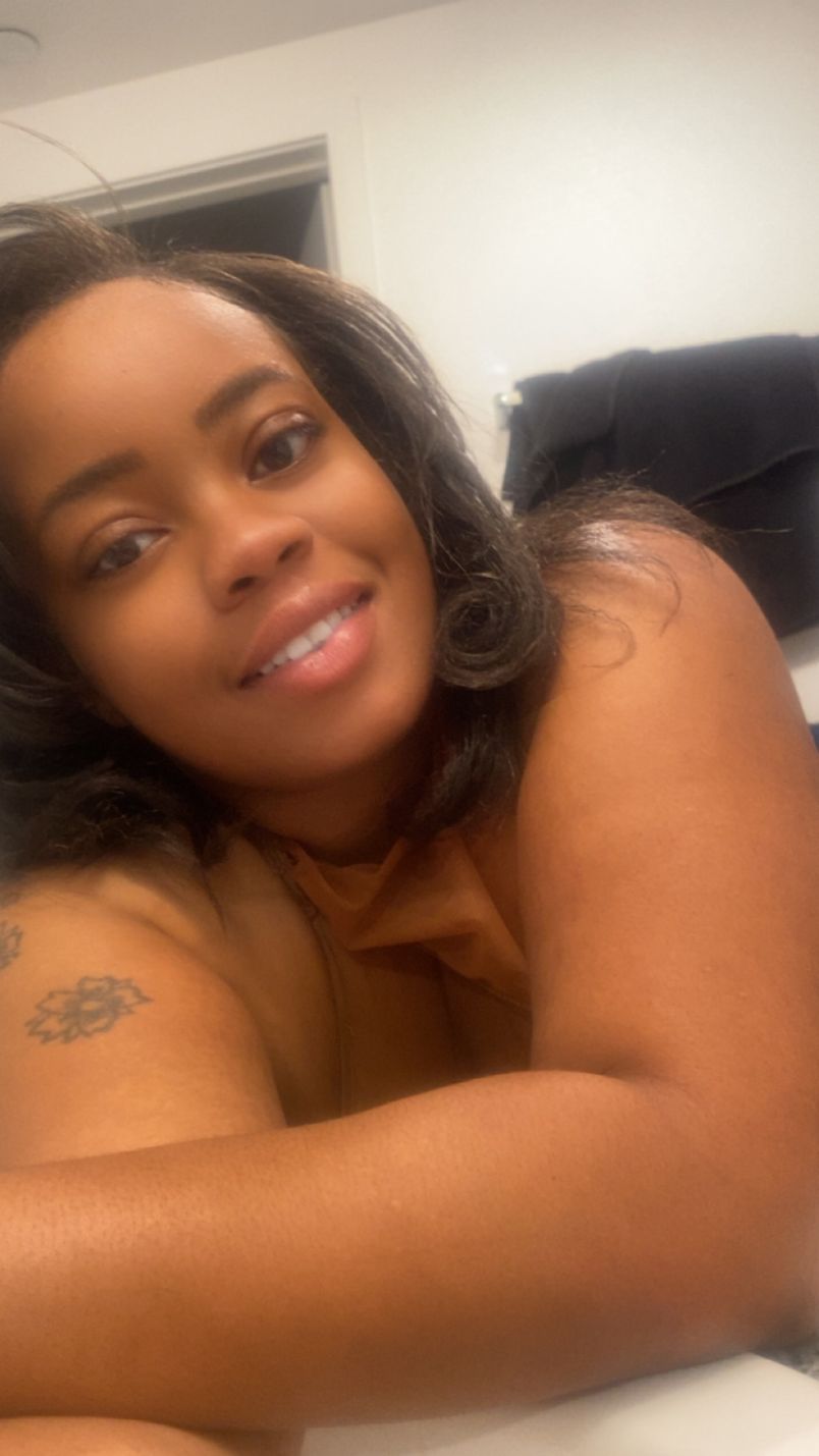 Incall Busty Wett Nym 1