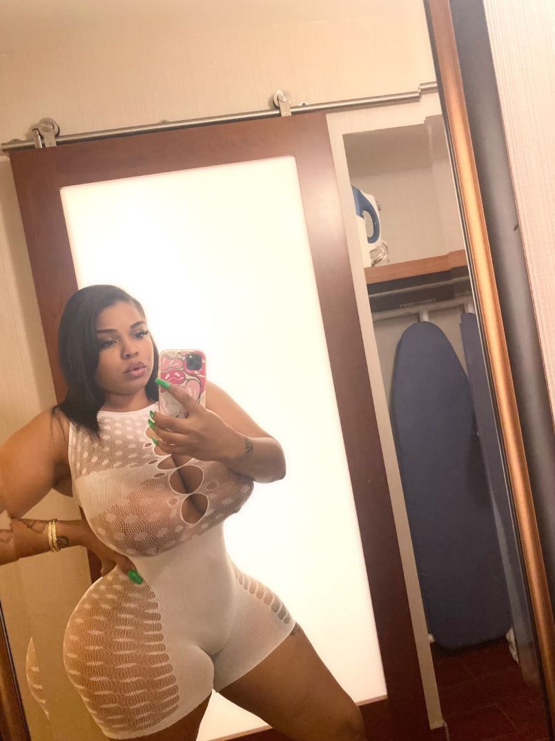 Pretty Pussy Ciara 1