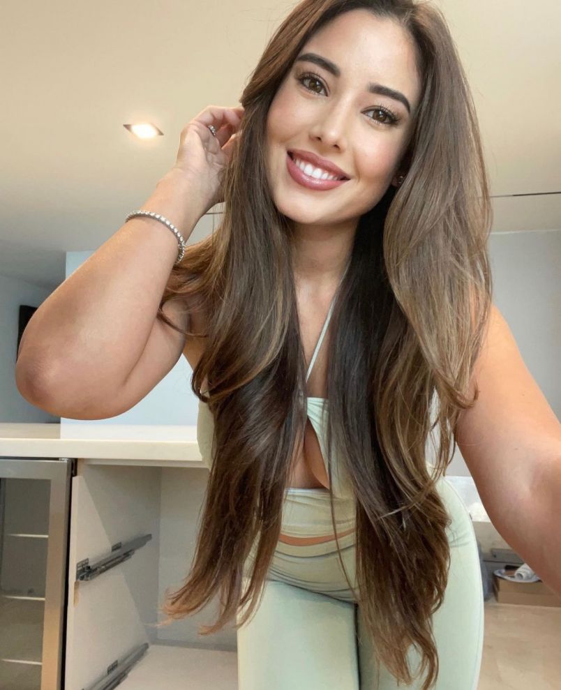Asian And  Latina 10