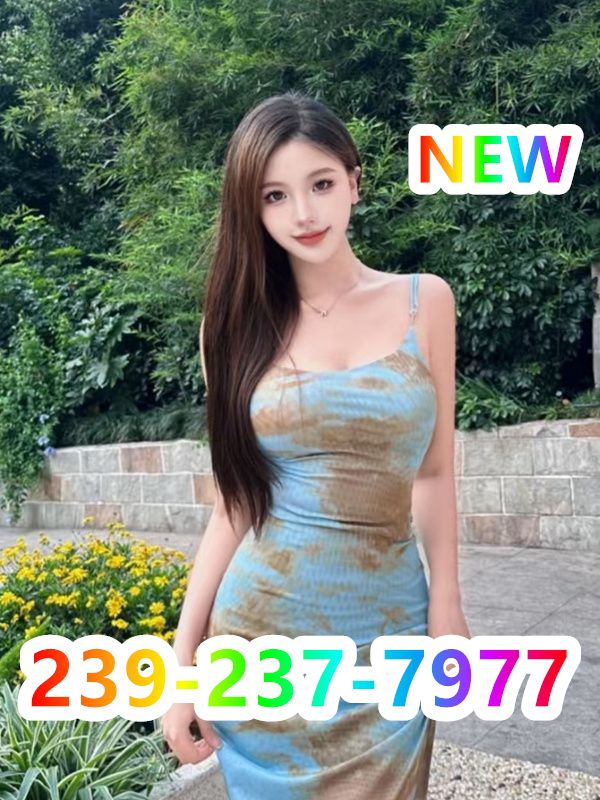 Busty And Petite Girl 5