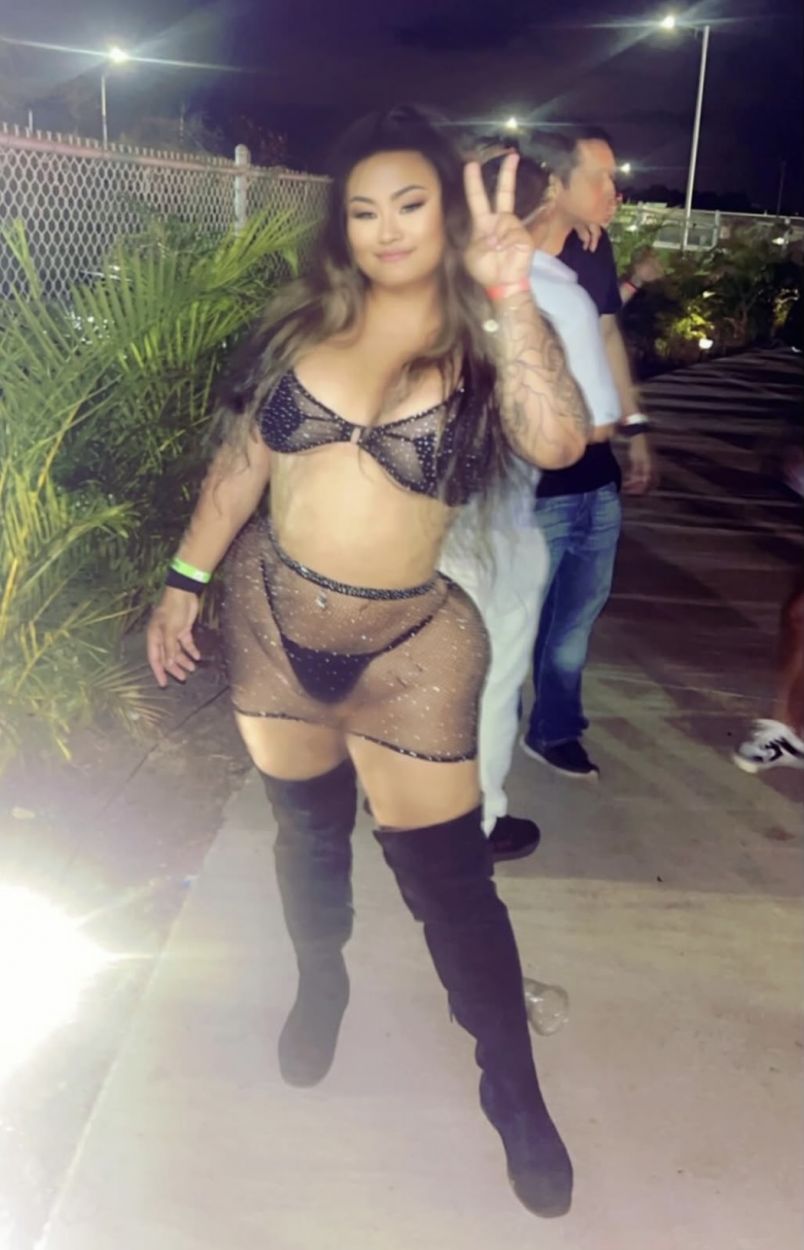 Kaui With The Body 6