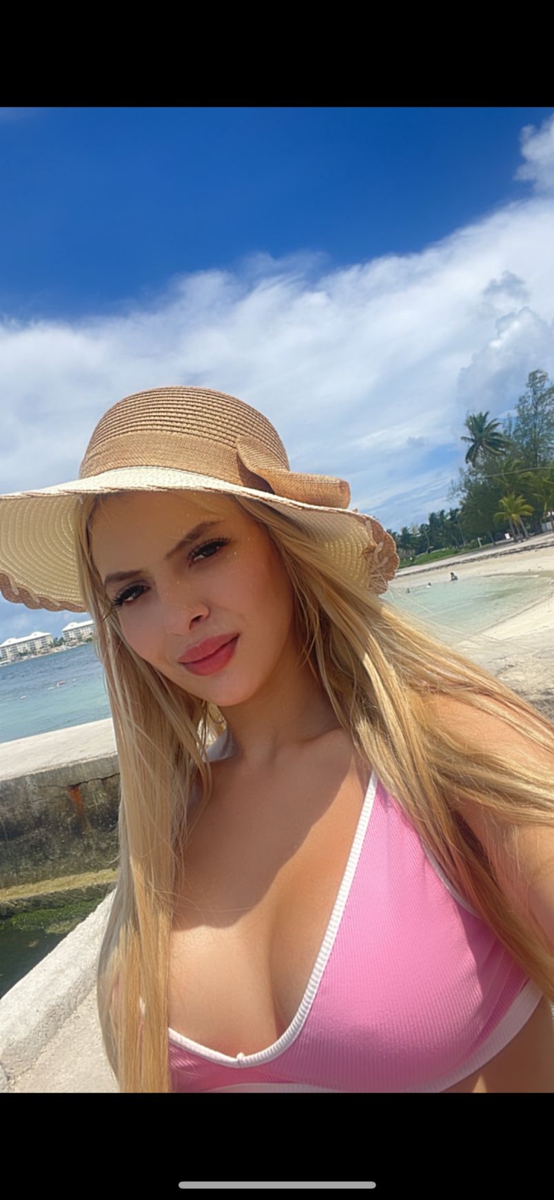 Chica Rubia Alta Delg 7