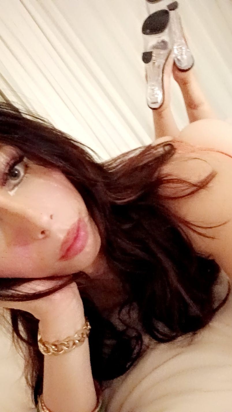 Shay  Hosting Mccully 2