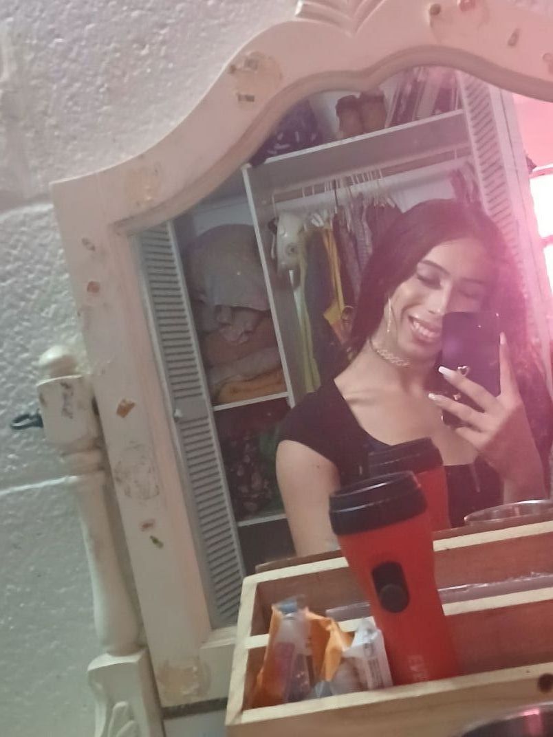 Shay  Hosting Mccully 9