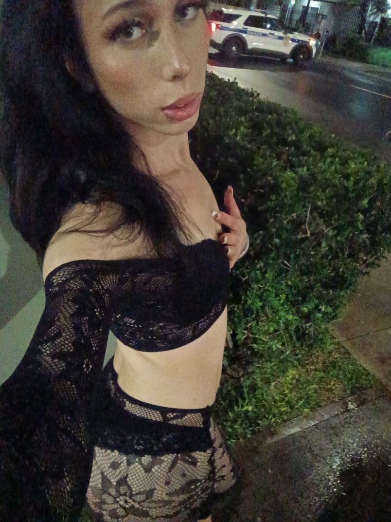 Shay  Hosting Mccully 8