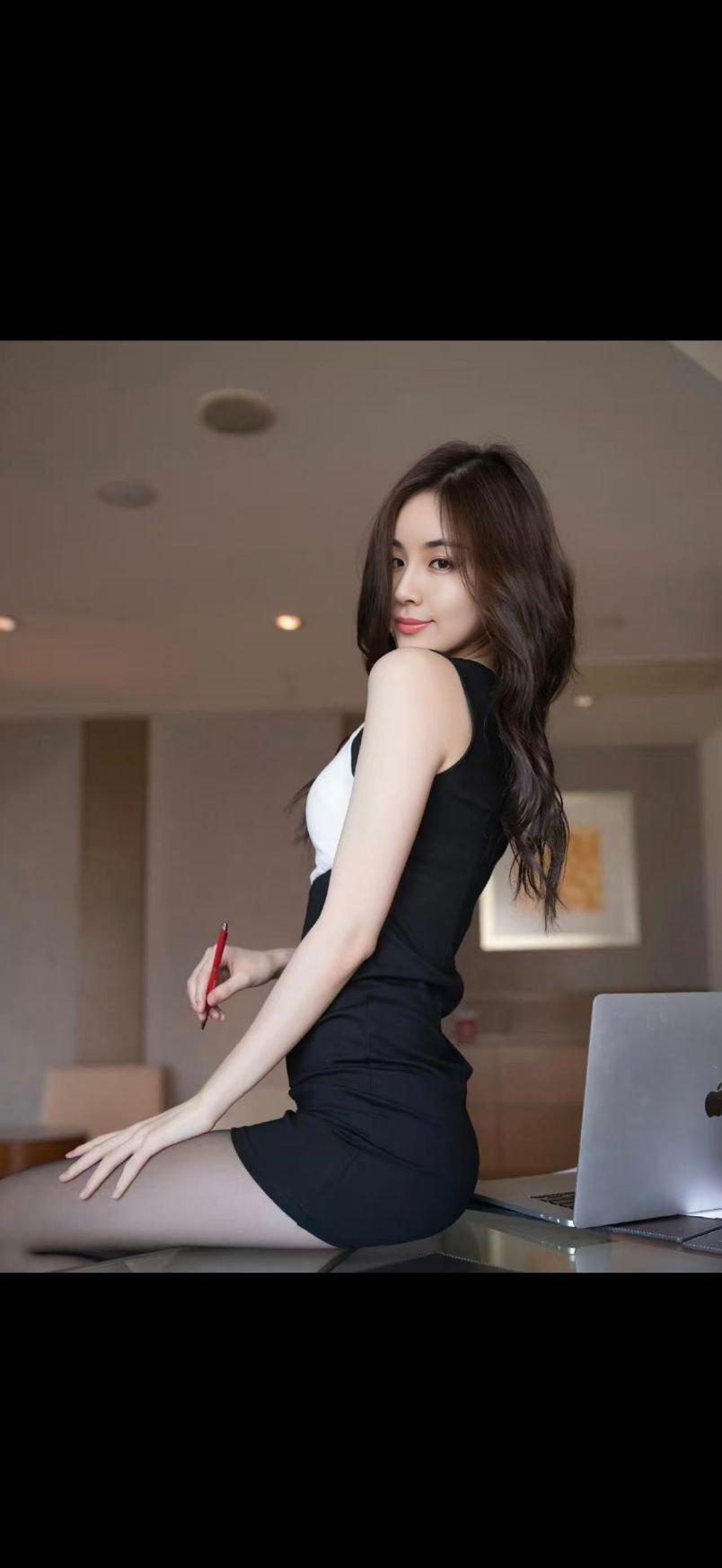 Leah Zee 1