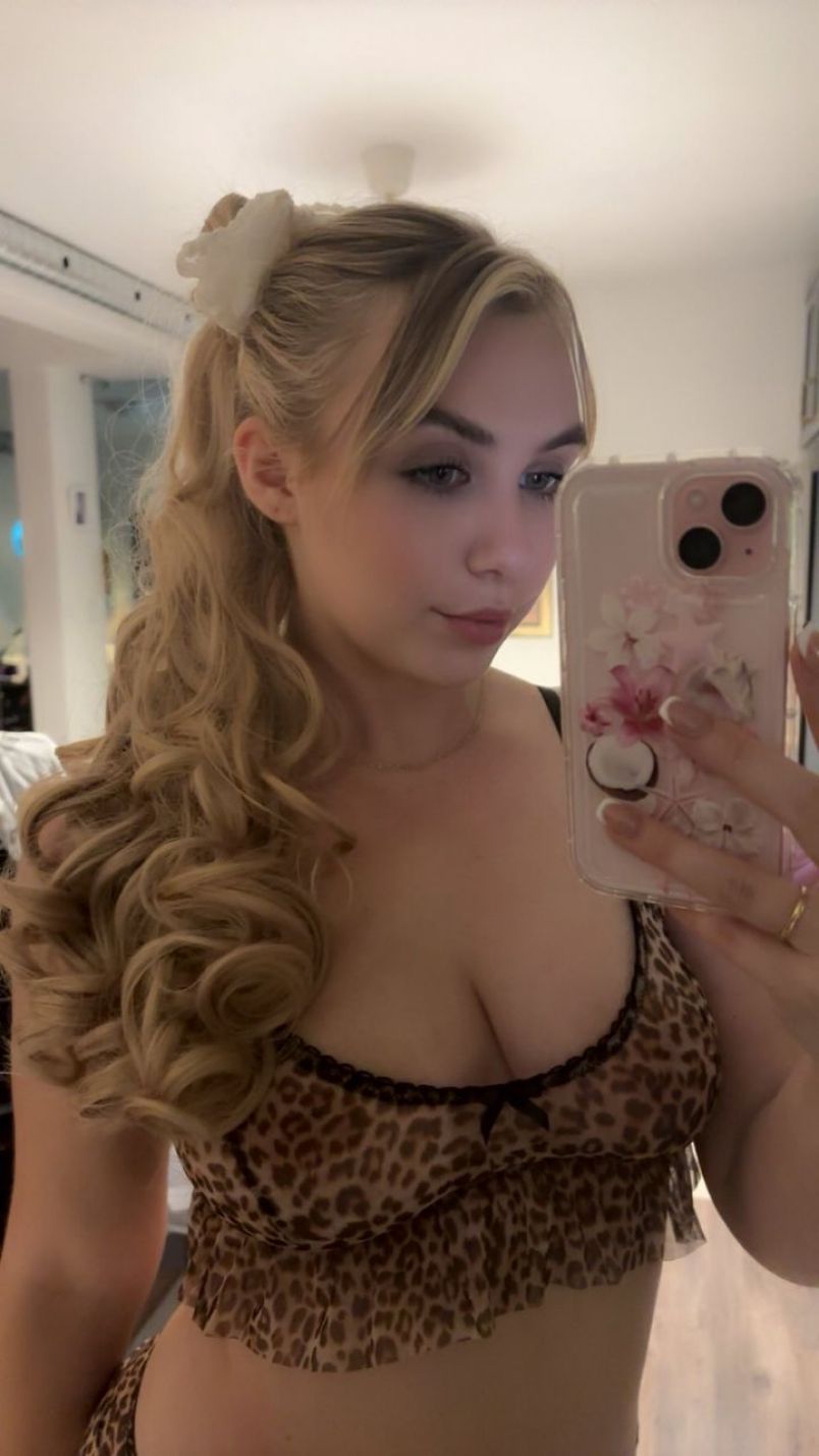 Sexy Linda 5