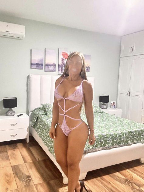 SEXY MONICA IS BACK 3